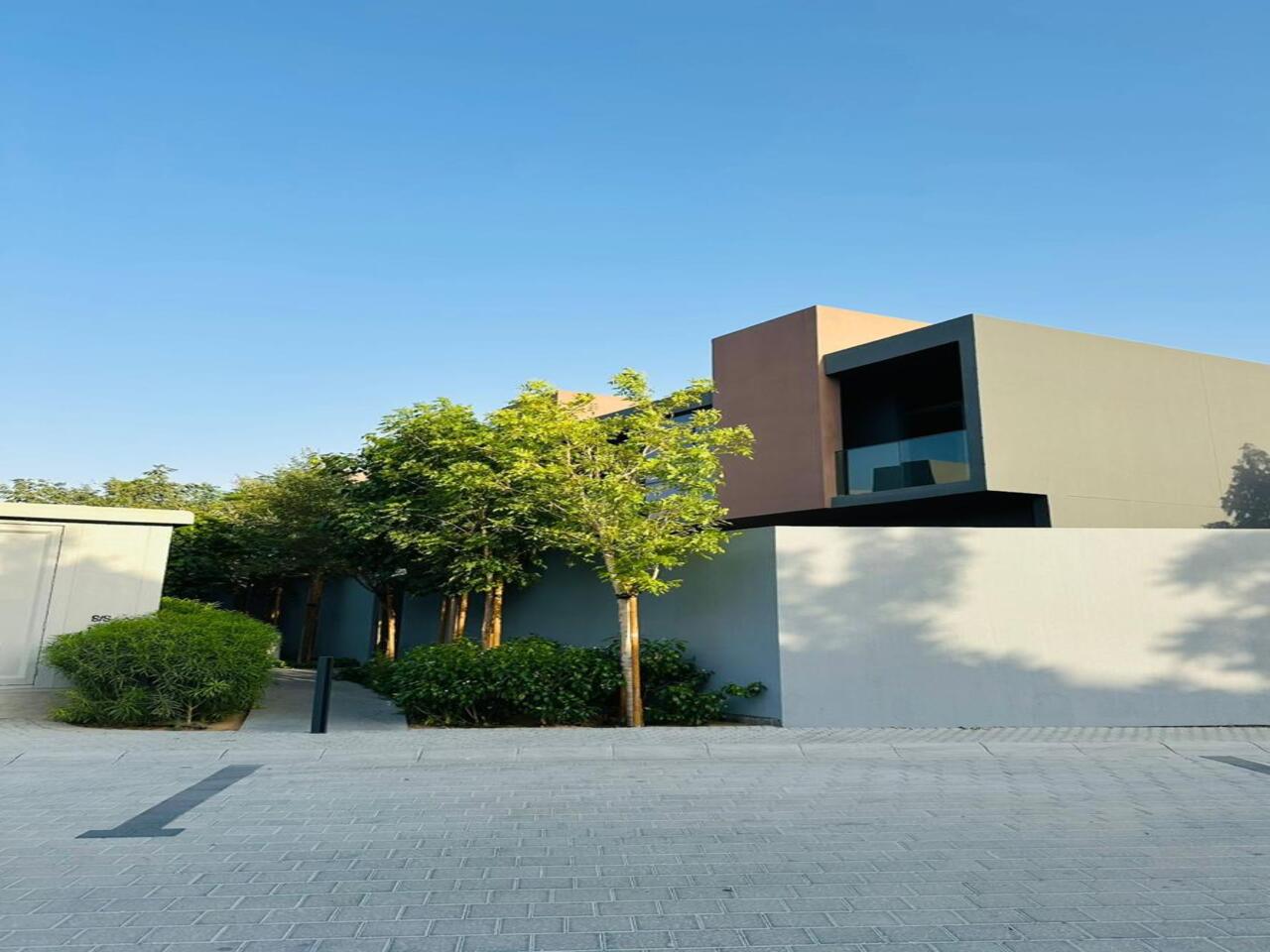 Robinia Corner Townhouse